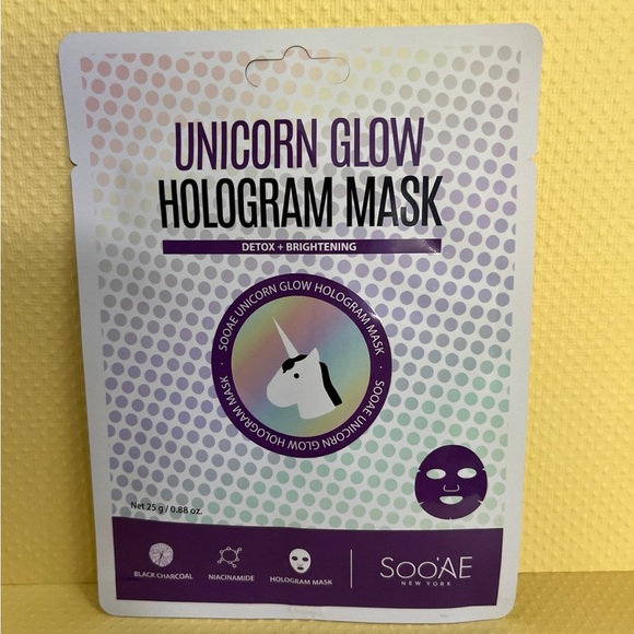 Beauty Bundle (12pcd) and Cosmetic Bag Gift - Picture 3 of 6